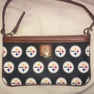 Dooney & Bourke Steelers wristlet